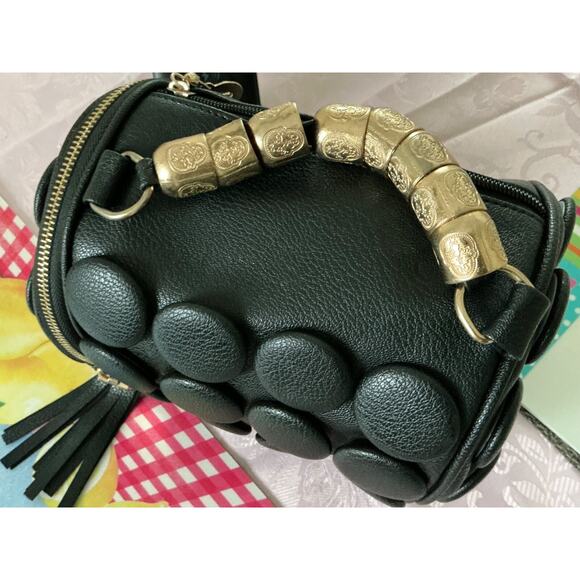 Women ladies button barrel design handbag metal chain tassels black - Picture 6 of 10